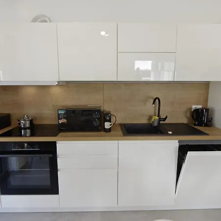 With Parking Space Valica, - 25198 אומאג